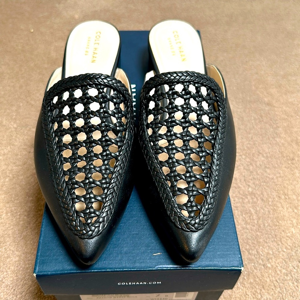 COLE HAAN “Payson” Weave Mule in Black Weave SZ 7B